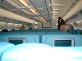 機内